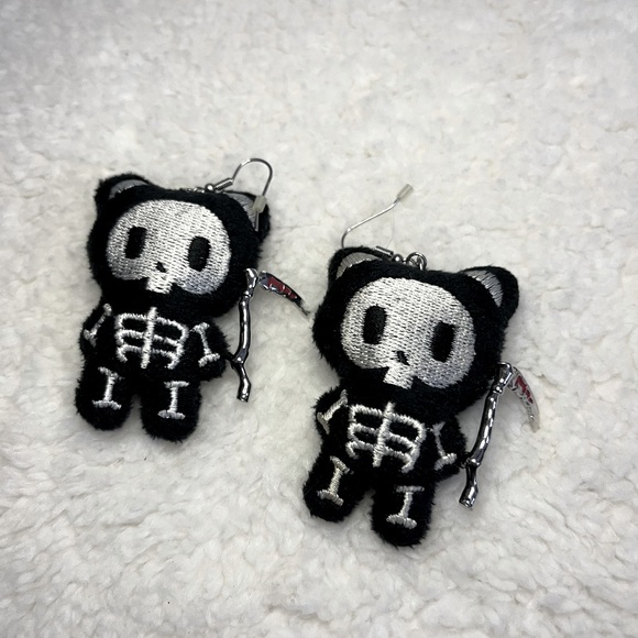 ⚡️2/$15⚡️skeleton bear earrings - Picture 1 of 3